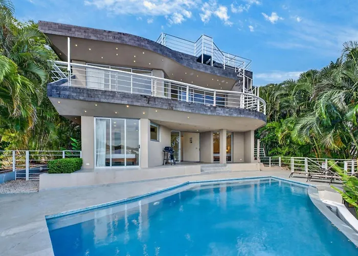 Casa Nalifos Oceanview With Infinity Pool Ferienhaus